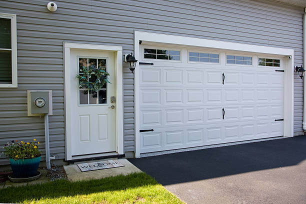 24/7 Emergency Garage Door Panel Replacement experts in Genoa, OH